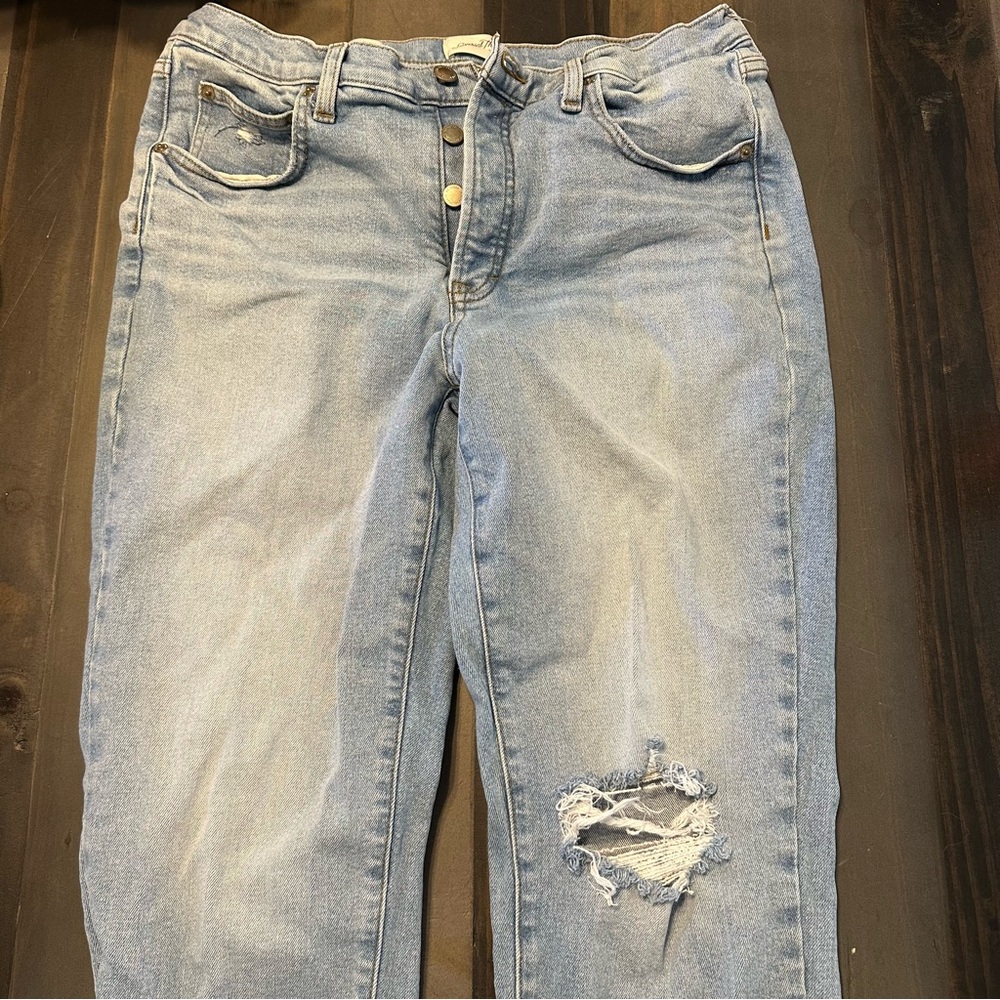 Universal Thread Mid Rise Slim Distressed Jeans Women’s Size 14R